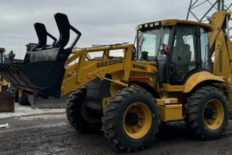 Экскаватор-погрузчик Beezone B110BL